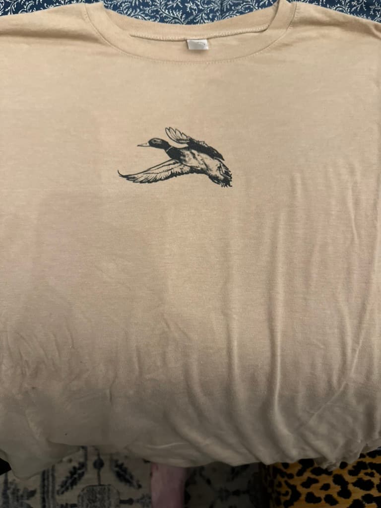Sand tee with flying mallard print